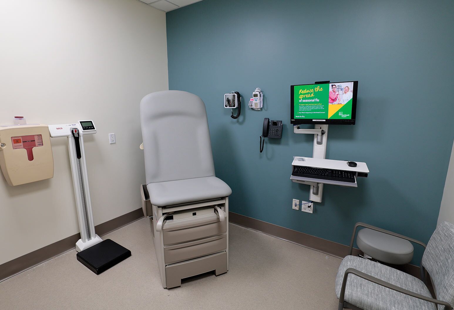 欧LP Clinic Fantasy  WIGLP486X Domino /00260 Northwell Family Health Center at Huntington