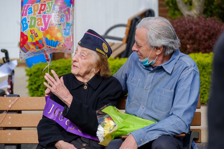 Bethpage Wwii Army Nurse Celebrates 100th Birthday With Parade Northwell Health 3770