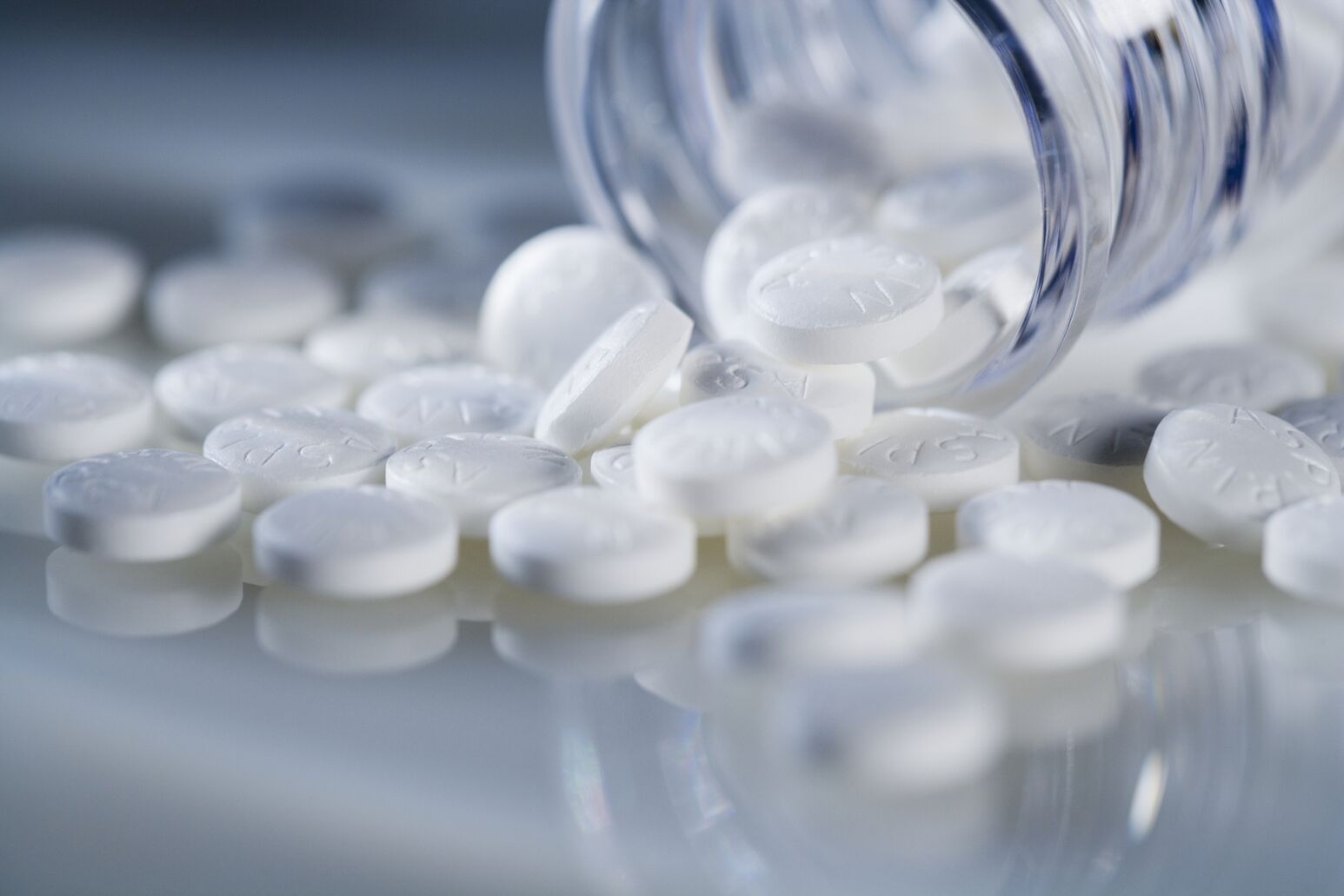 Low-dose aspirin daily use could increase cancer risk for seniors |  Northwell Health