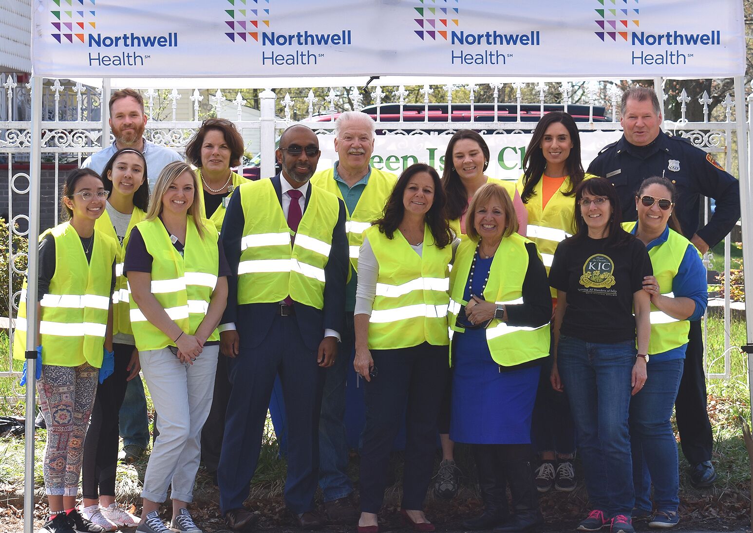 Southside Hospital, Keep Islip Clean collect trash for Earth Day