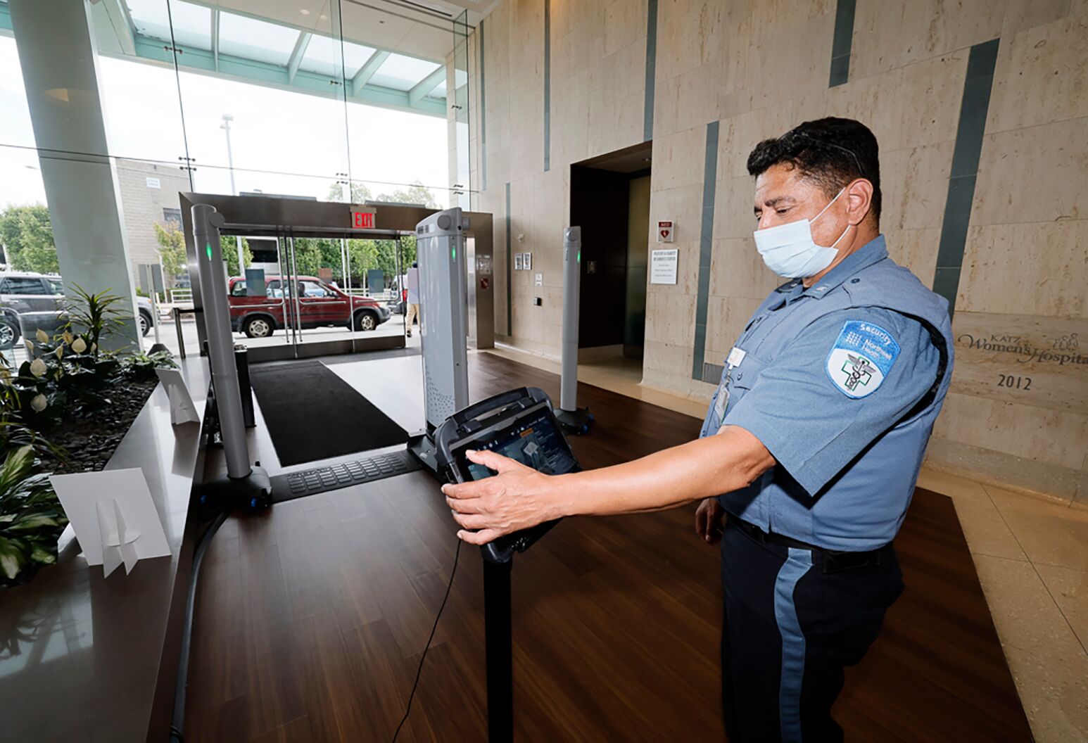 Lenox installs weapons screeners to address recent violence